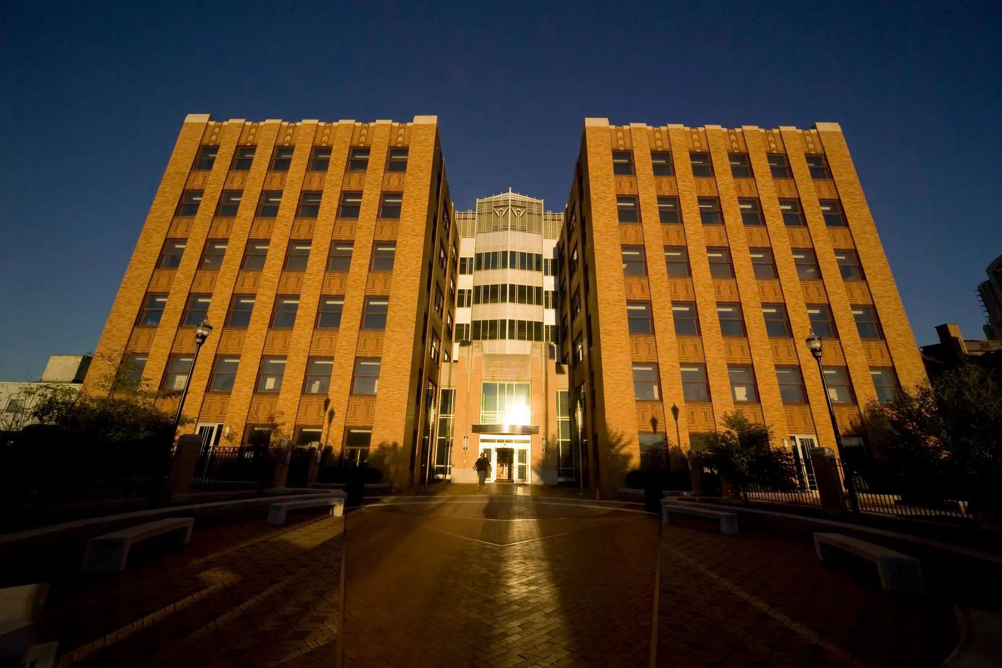 photo of the Roanoke Higher Education Center building