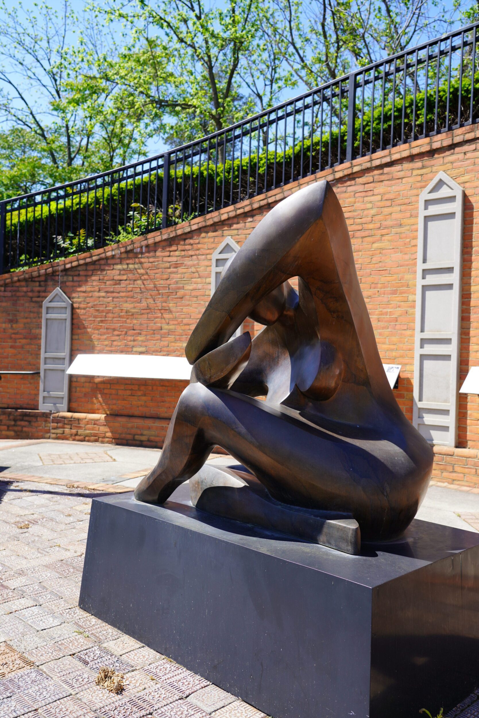 Metal sculpture at the entrance to the Gainsboro neighborhood.